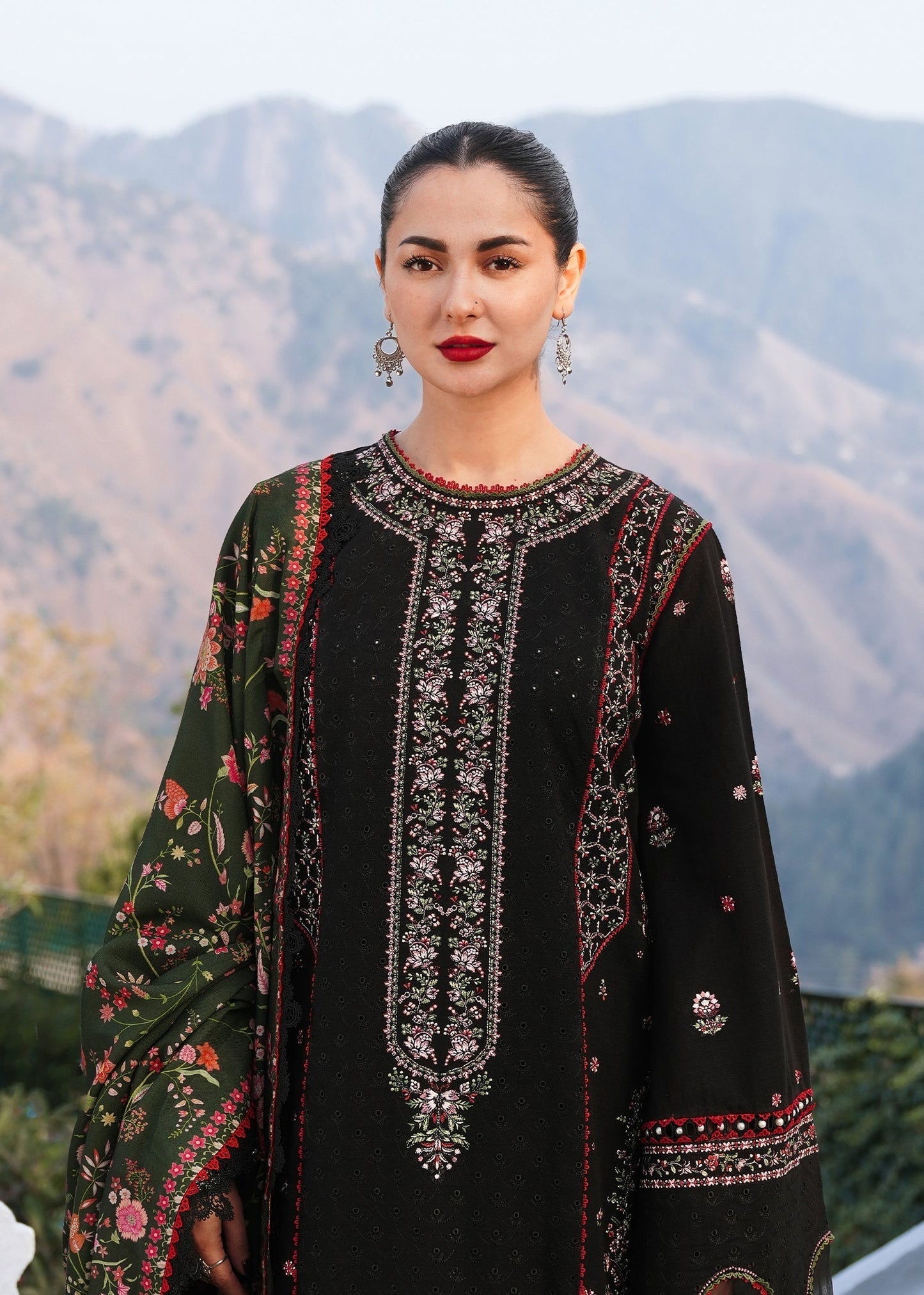 Heavy Embroidered Lawn 3pc