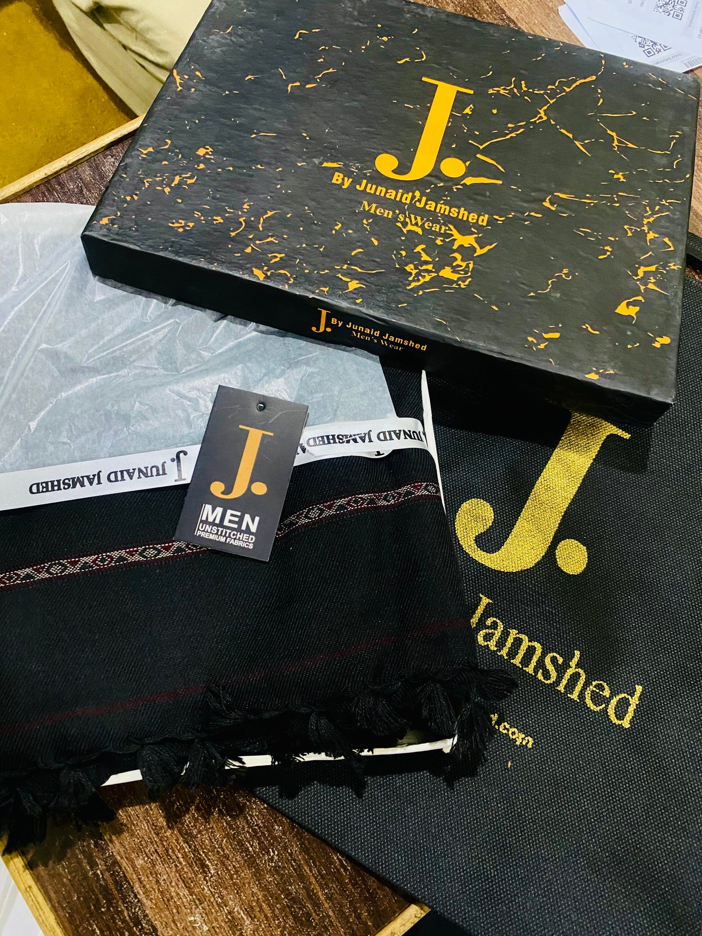 J.MENS PURE WOOL SHAWL WITH FREE GIFTED BOX