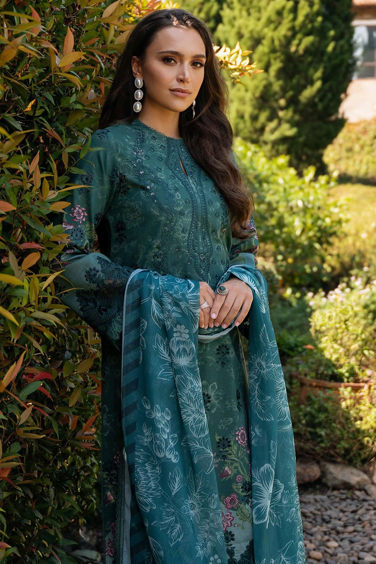 DAMASK BY AFROZEH PRINT WITH EMBROIDERED PATCHES LAWN 3pc SL-0802