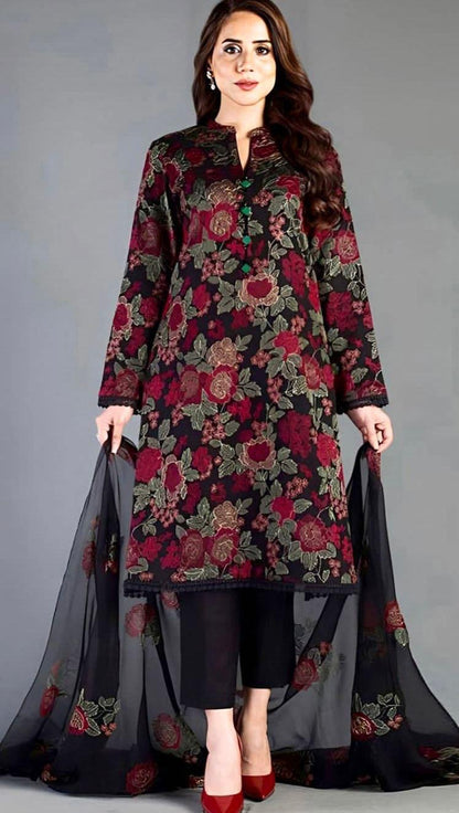 Heavy Embroidered Lawn 3pc