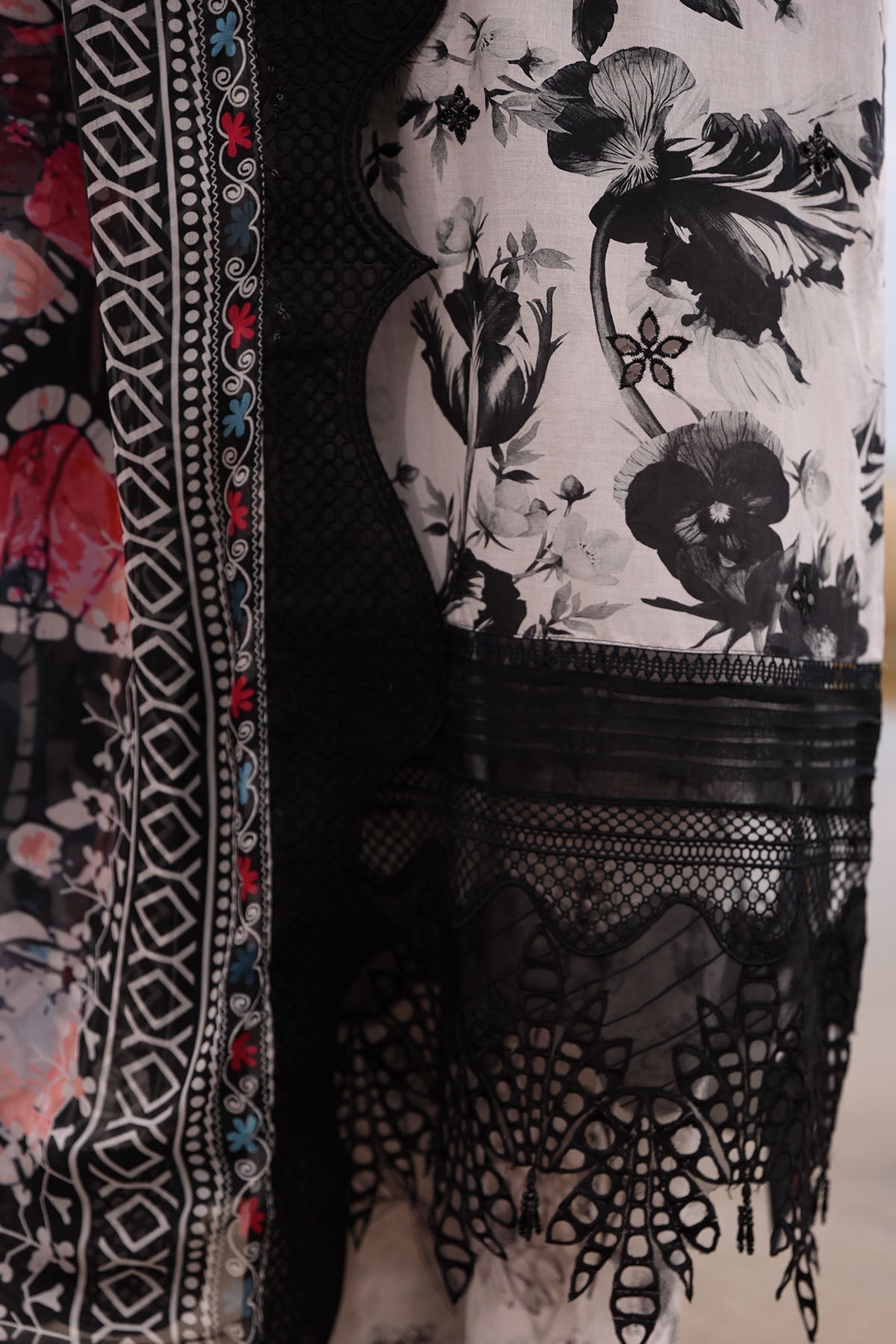 NUREH LAWN PRINT EMBROIDERED 3pc SL-175