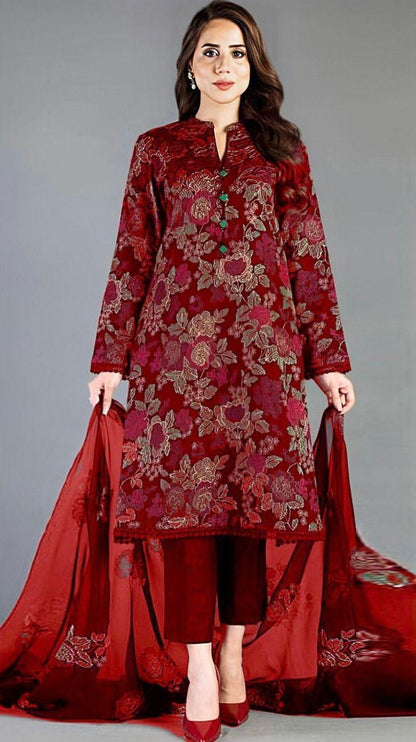 Heavy Embroidered Lawn 3pc